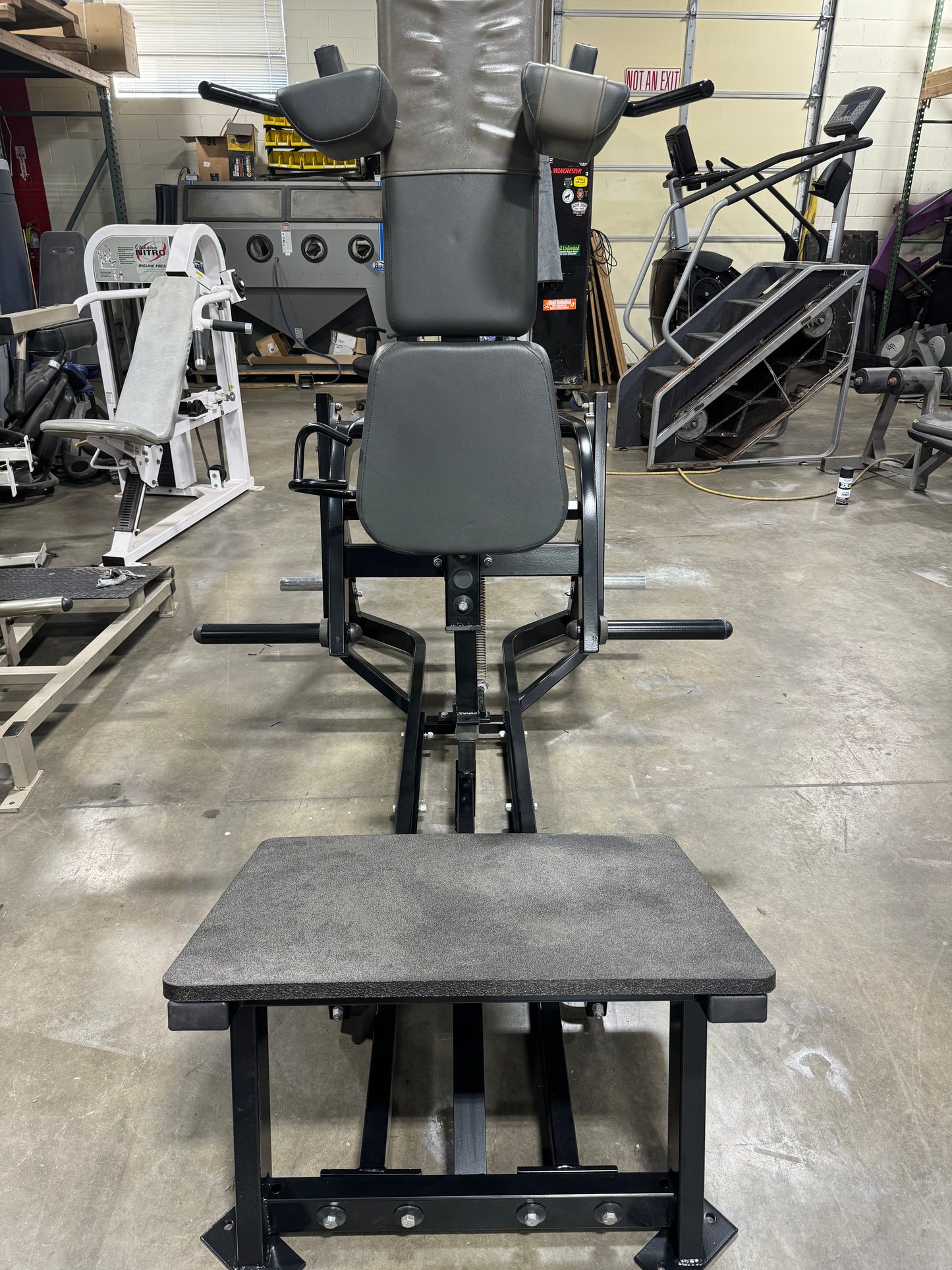 Hammer Strength Plate Loaded V-Squat