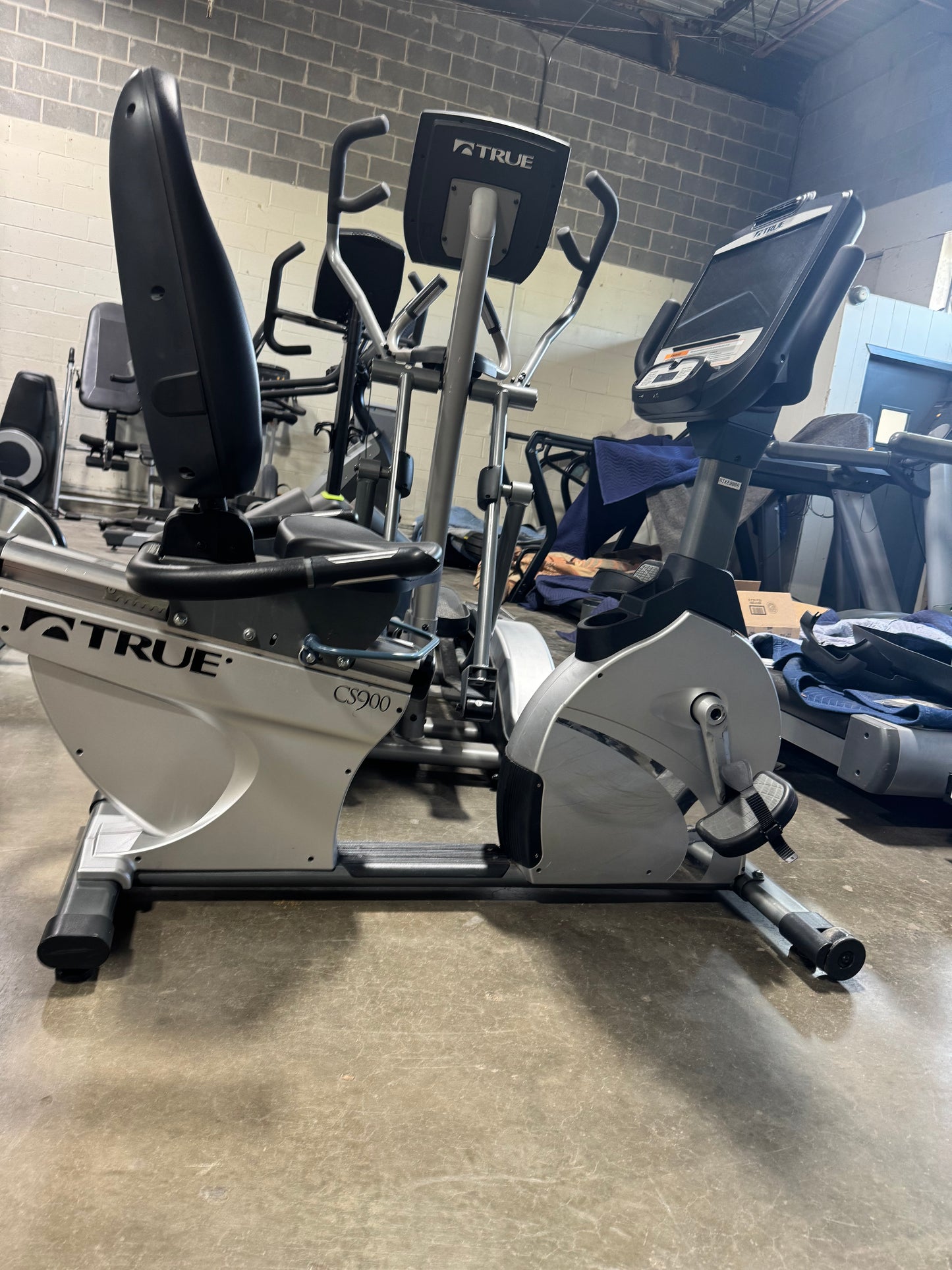 True CS900 Recumbent Bike