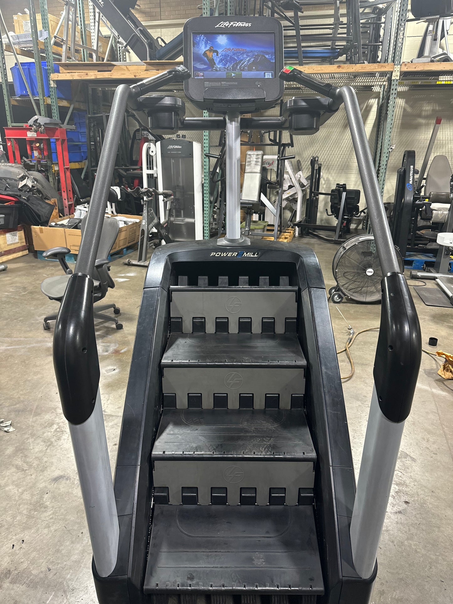 Life Fitness Powermill Discover Series Stairmaster