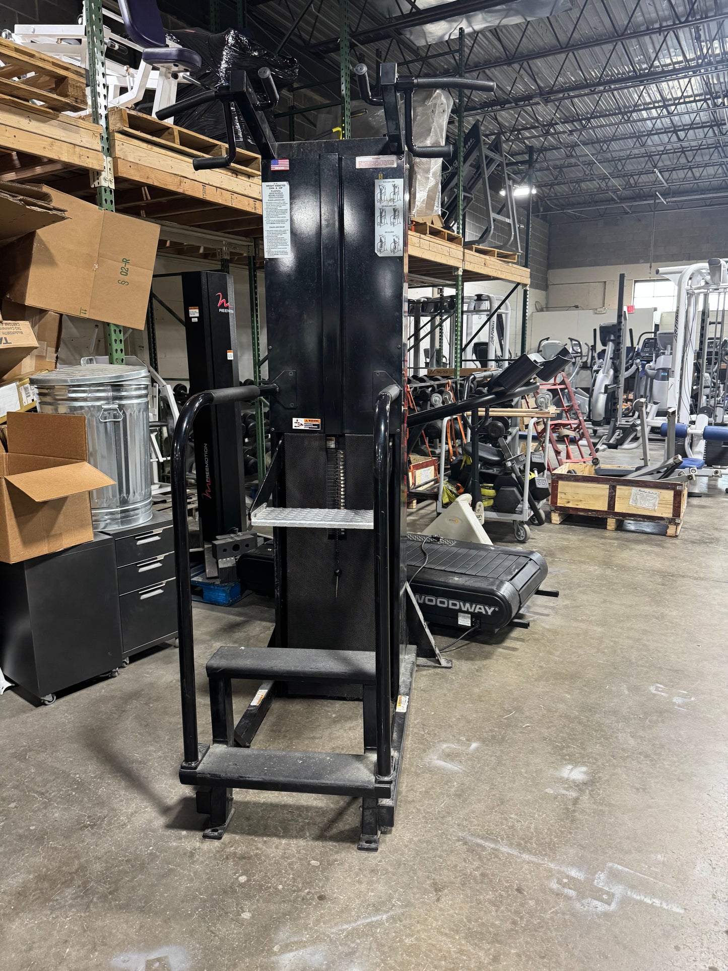 BodyMasters Assisted Chin Dip Machine