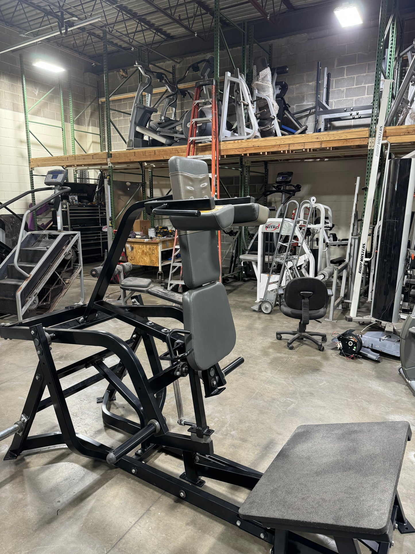 Hammer Strength Plate Loaded V-Squat