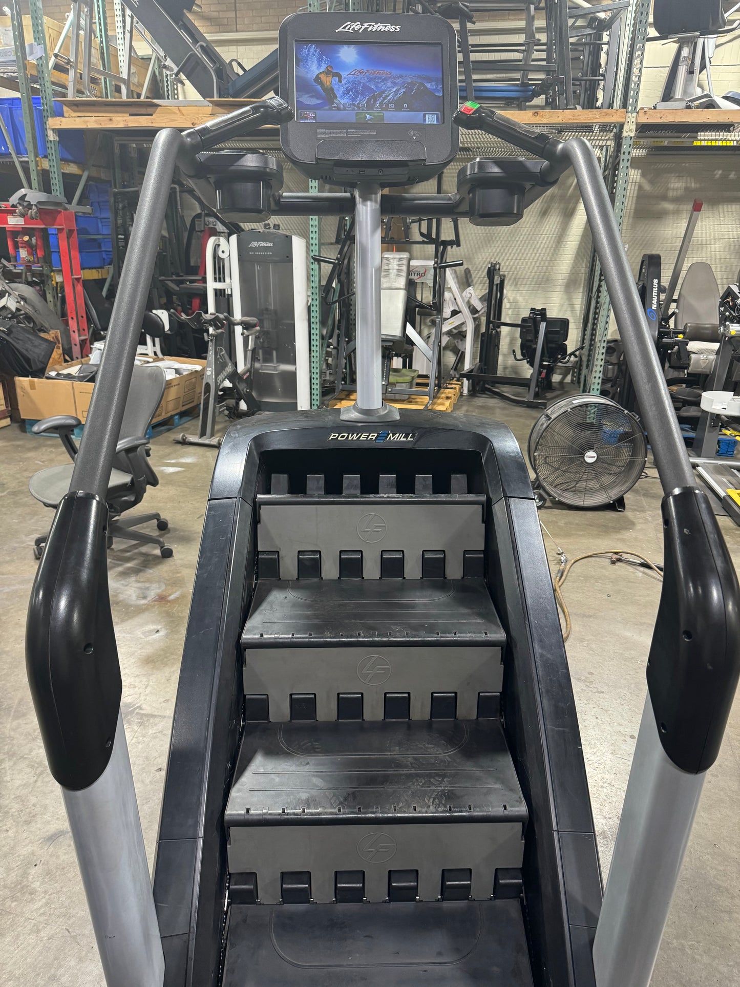 Life Fitness Powermill Discover Series Stairmaster