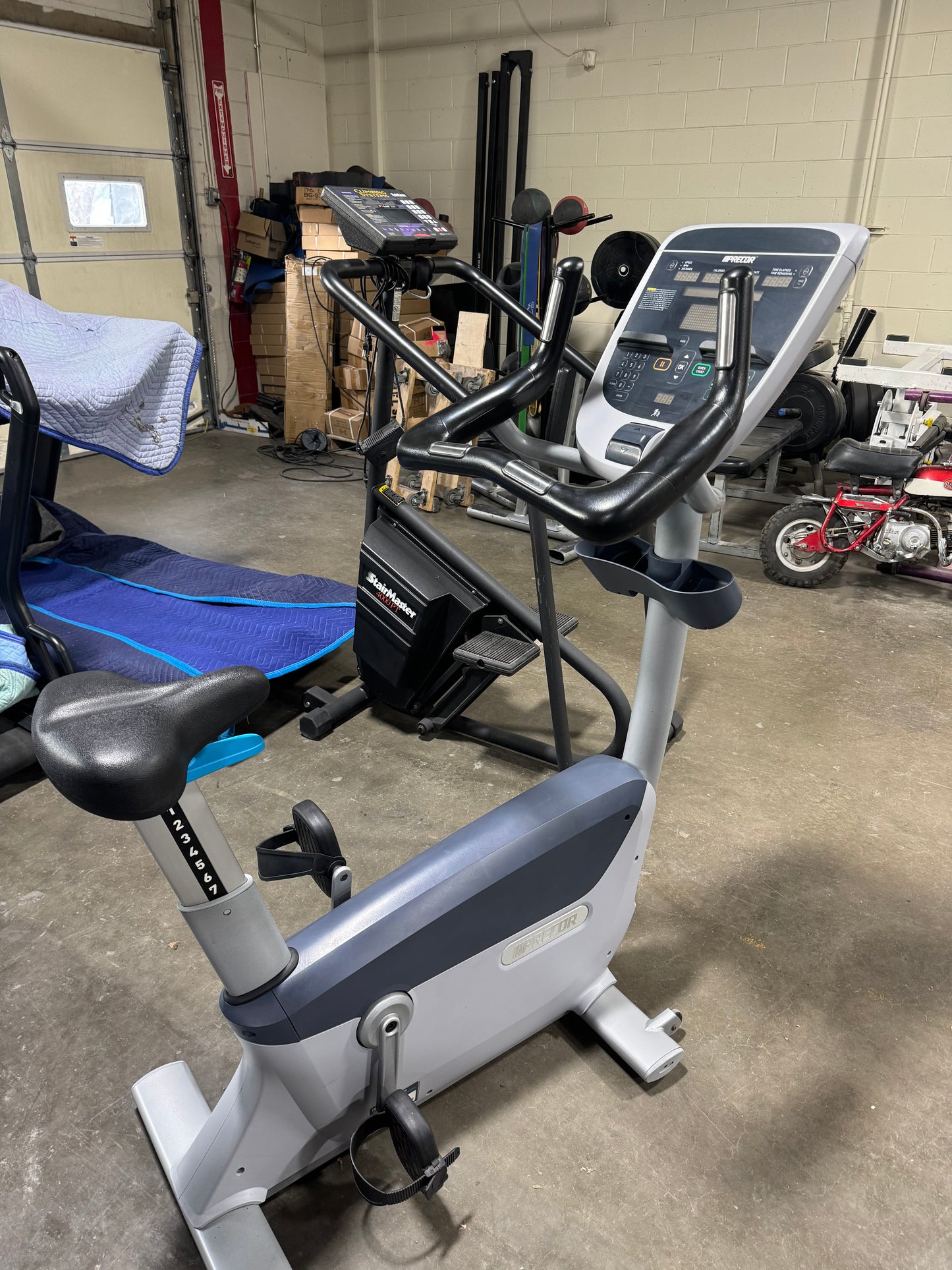 Precor 835 UBK Upright Bike P30