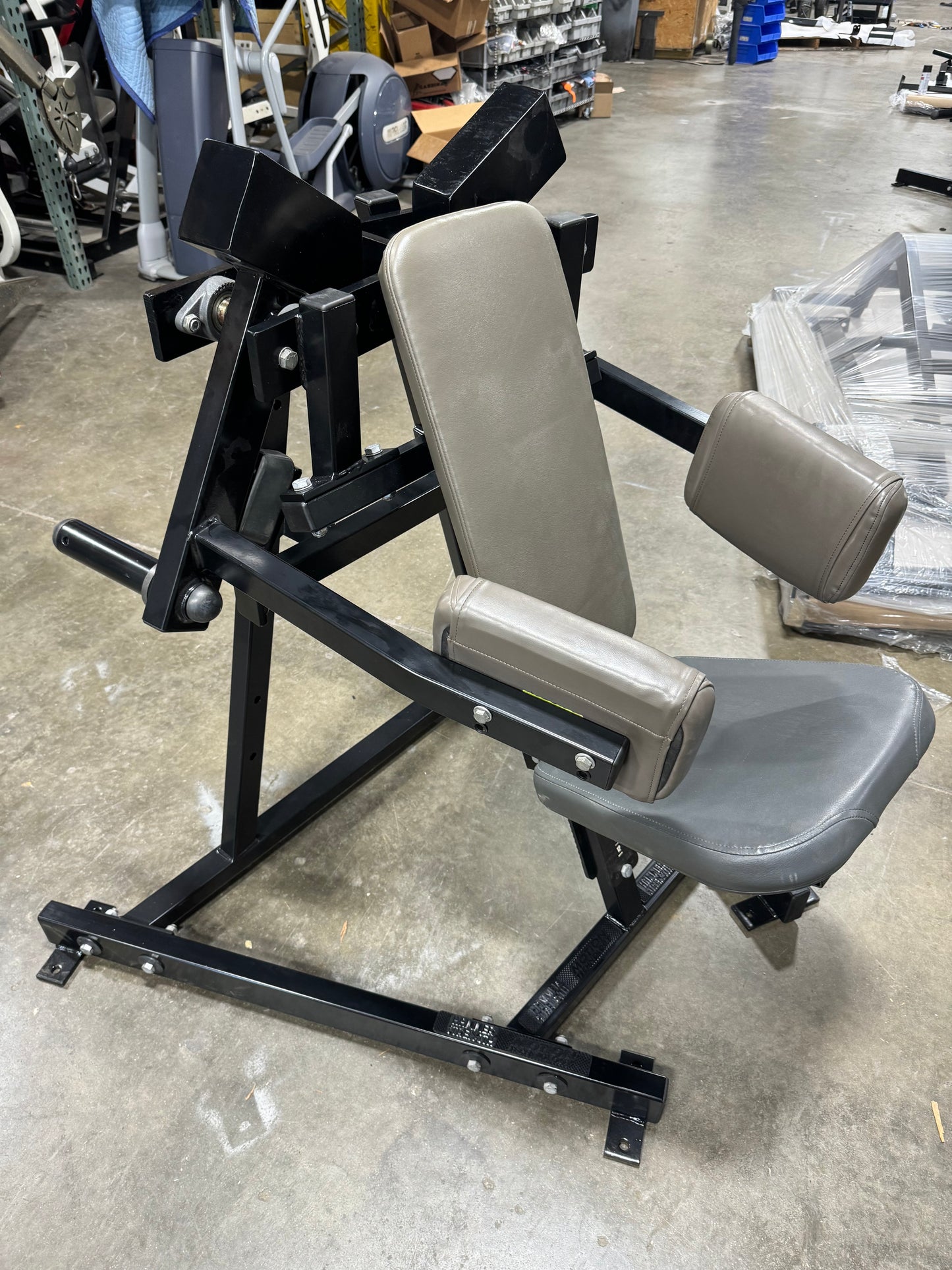 Hammer Strength Seated Lateral Raise PL-LR
