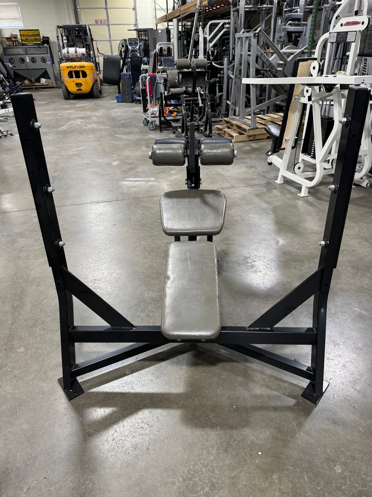 Hammer Strength Olympic Decline Bench Press