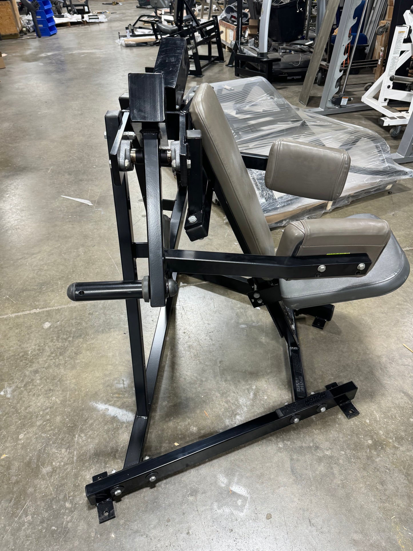 Hammer Strength Seated Lateral Raise PL-LR