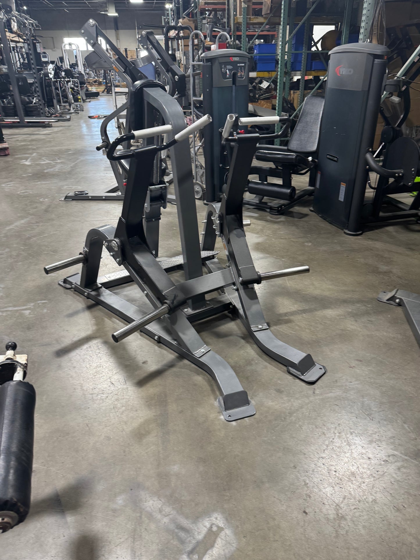 TKO ISO Lateral Seated Row Plate Loaded 904R
