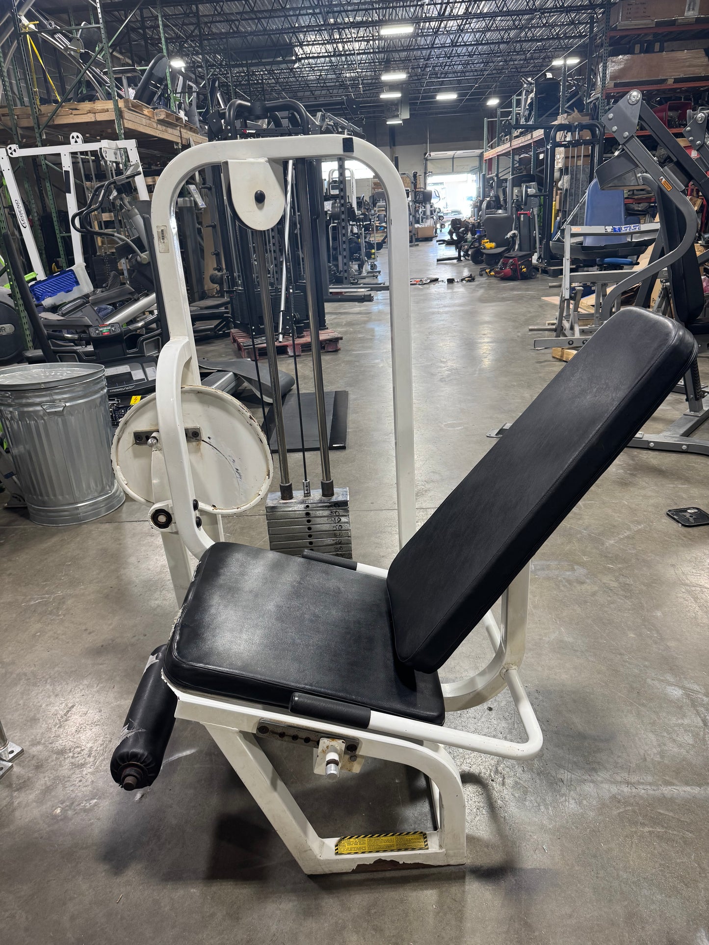 Maxicam Seated Leg Extension