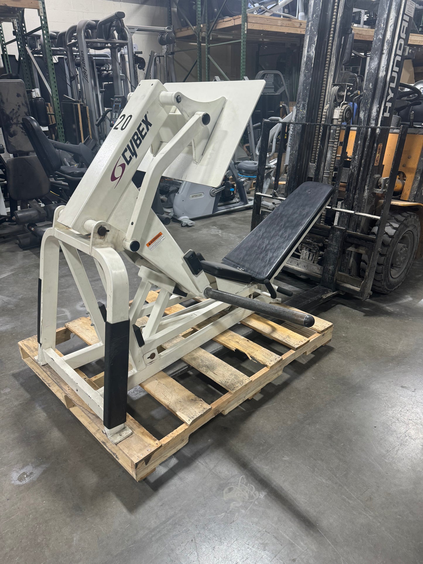 Cybex V Squat Press (Plate loaded Leg Press)