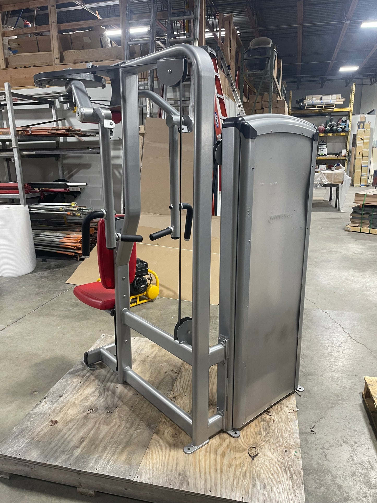 Cybex VR3 Pec Fly Rear Delt