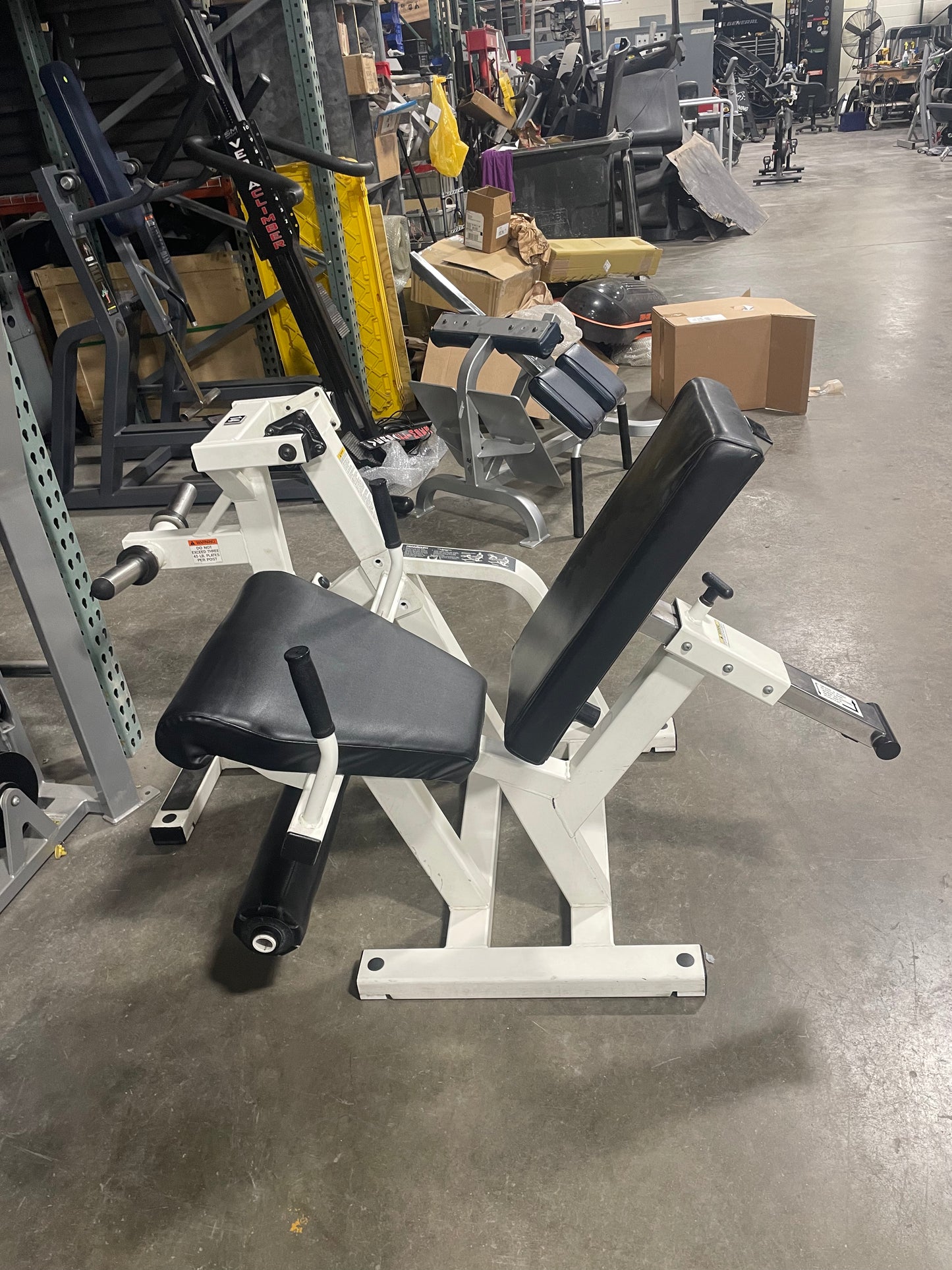 Paramount Leg Extension FW-100