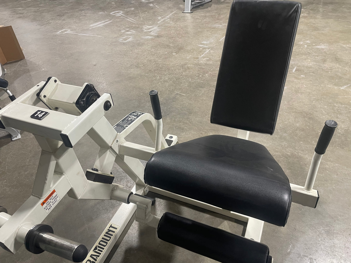 Paramount Leg Extension FW-100