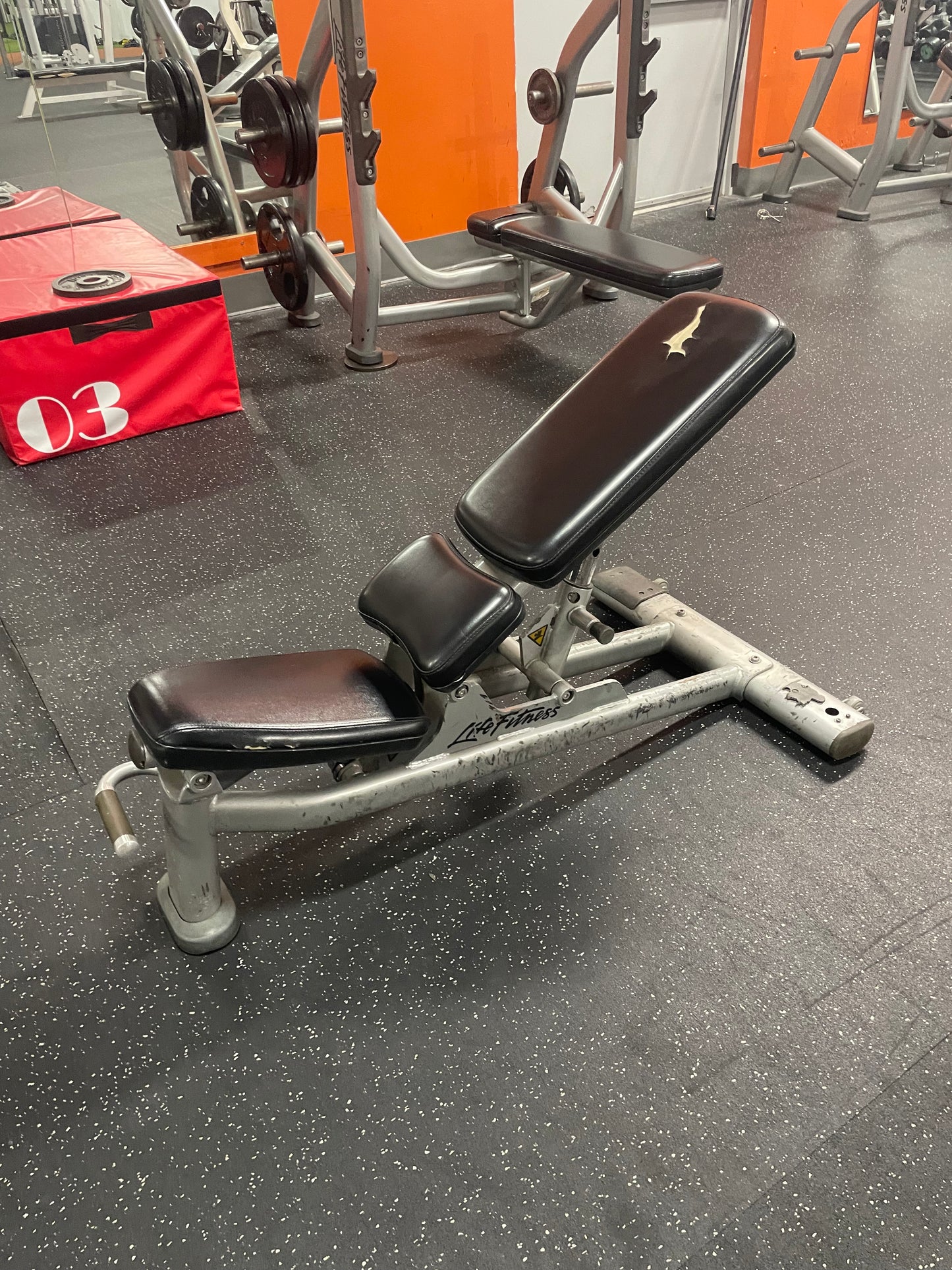 Life Fitness Adjustable Bench Flat-90 Signature Series