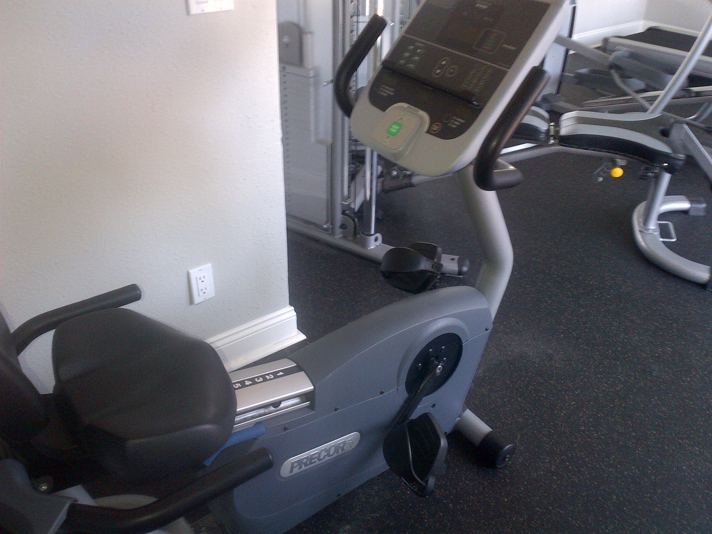 Precor 842i Experience Series Recumbent Bike
