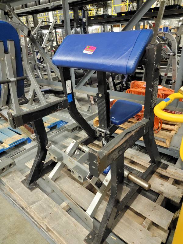 Hammer Strength Preacher Curl Bench