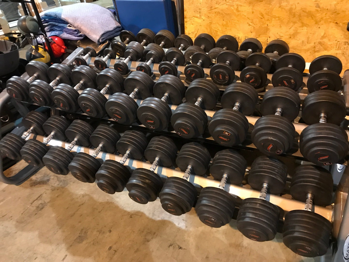 5-100lbs Urethane Pro Style Dumbbell w/ 2 tier rack