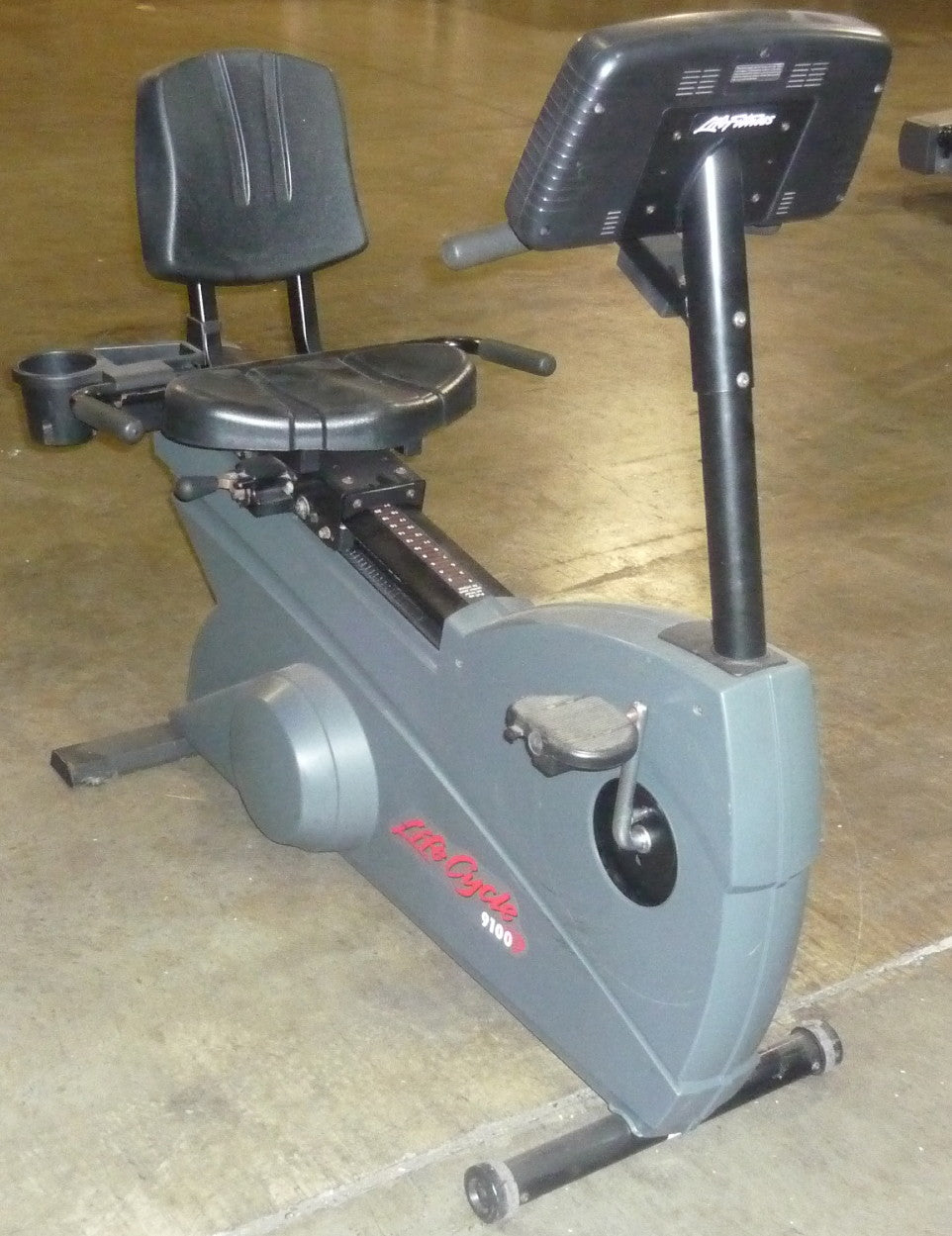 Life Fitness LC9100 Recumbent Bike