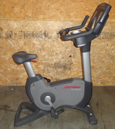 LIfe Fitness 95C Achieve Upright Bike