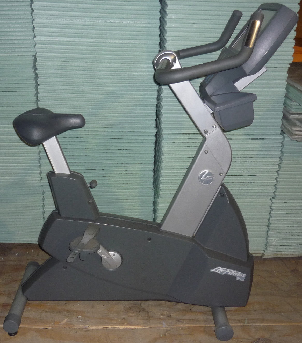 Life Fitness 95Ce Upright Bike