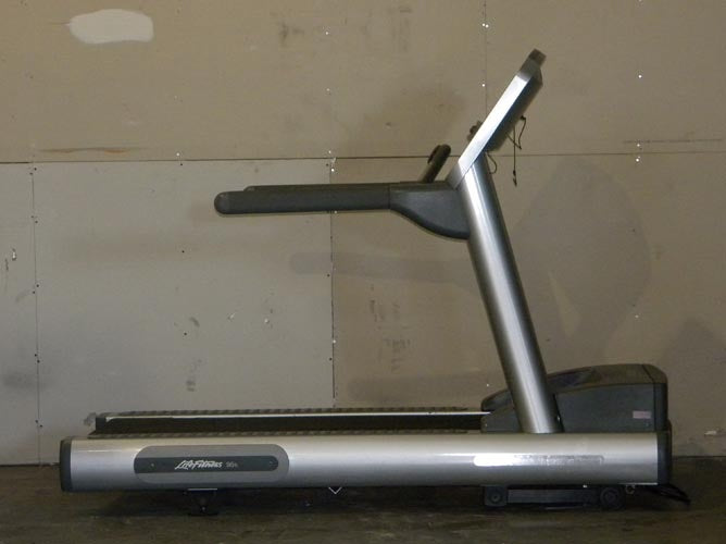 Life Fitness 97Ti Treadmill Decline/Incline Option