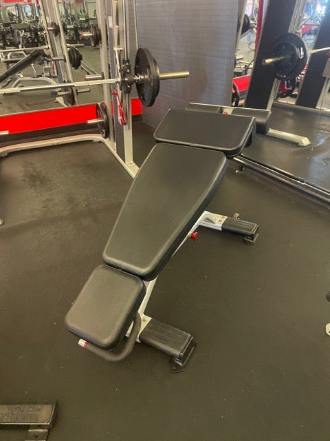Star Trac Adjustable Decline Bench Inspiration Series DEMO CONDITION