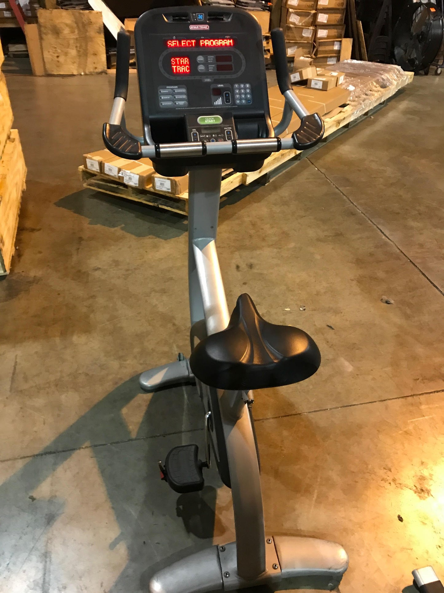 Star Trac E-UB Upright Bike