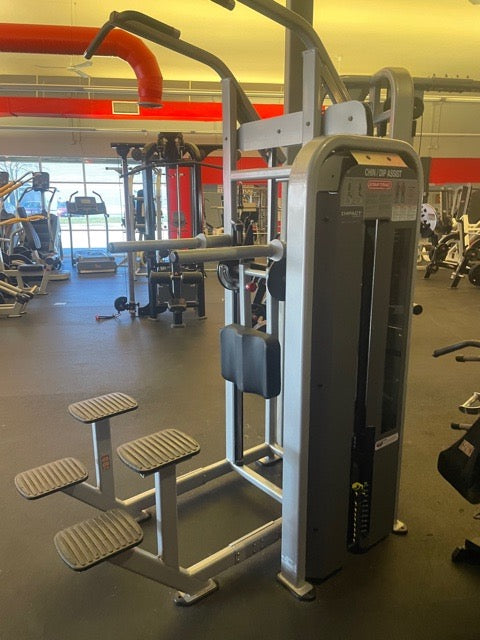 Star Trac Assisted Chin Dip Impact Series