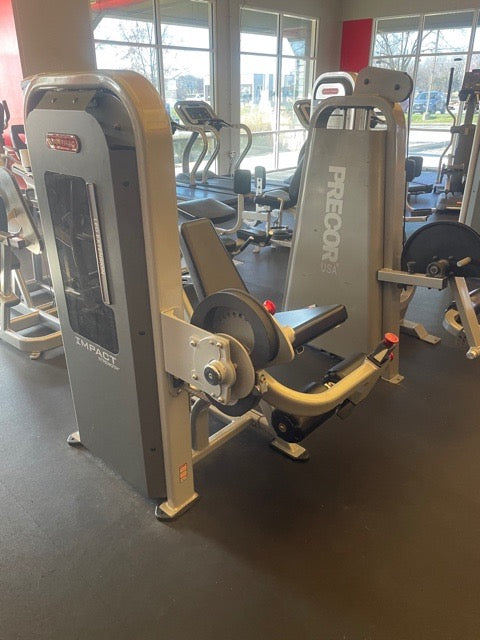 Star Trac Leg Extension Impact Series