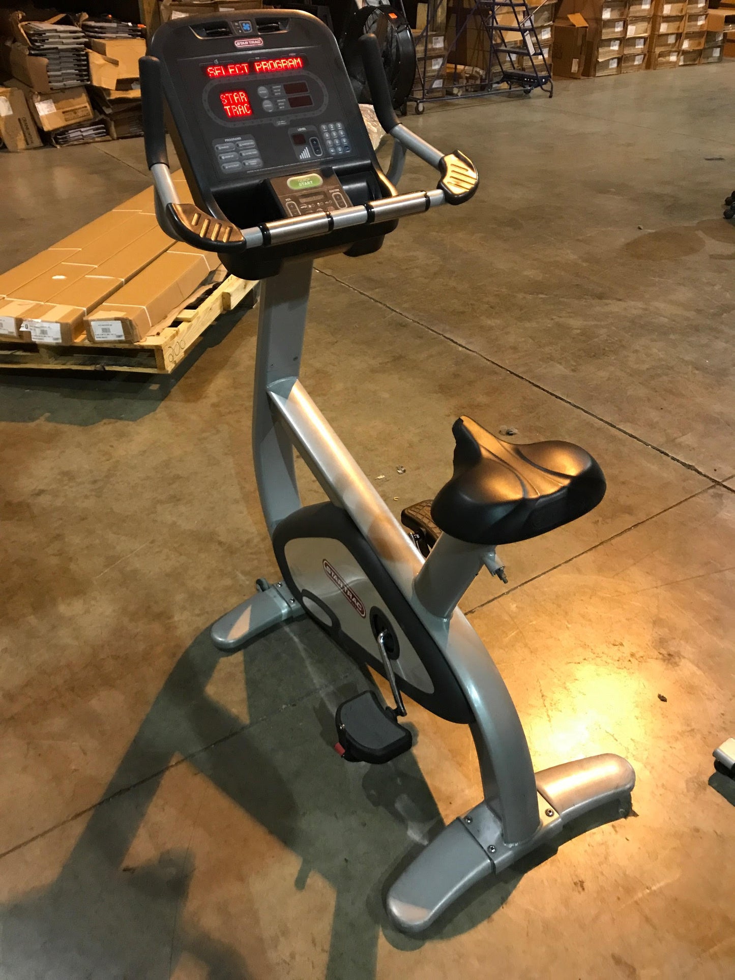 Star Trac E-UB Upright Bike