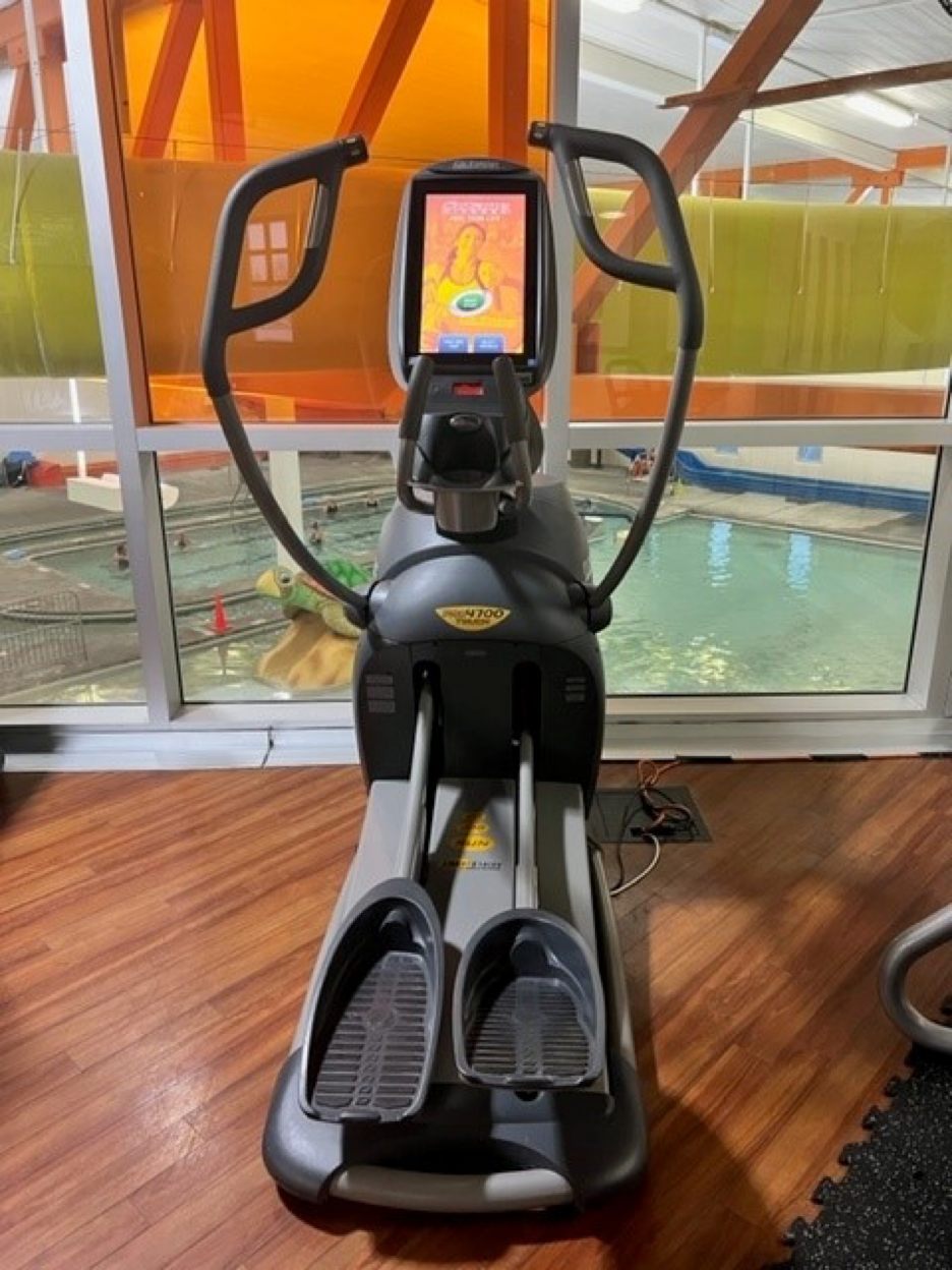 Octane Pro 4700 Elliptical w/ Touchscreen
