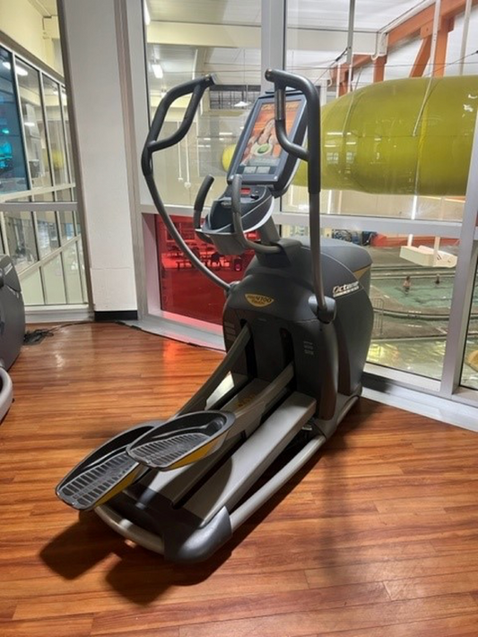 Octane Pro 4700 Elliptical w/ Touchscreen