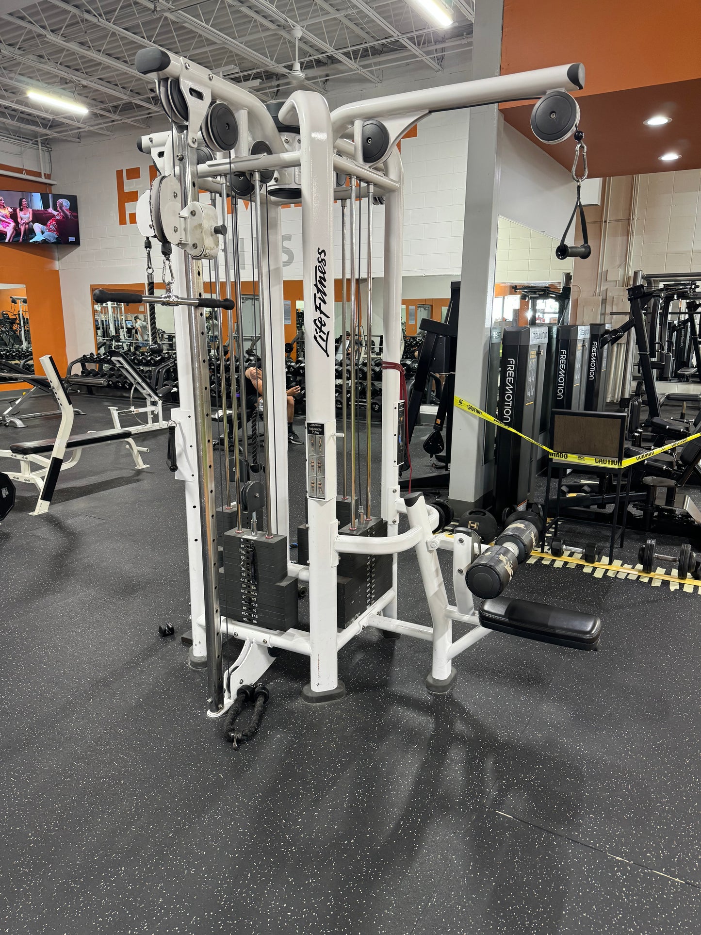 Life Fitness MJ3 Lat Pulldown/Low Row/Adjustable Column