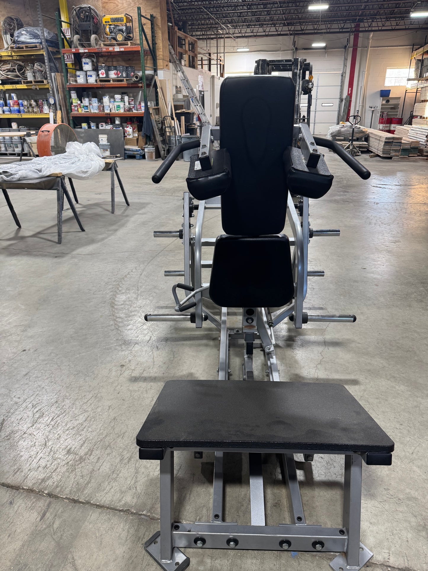 Hammer Strength Plate Loaded V-Squat