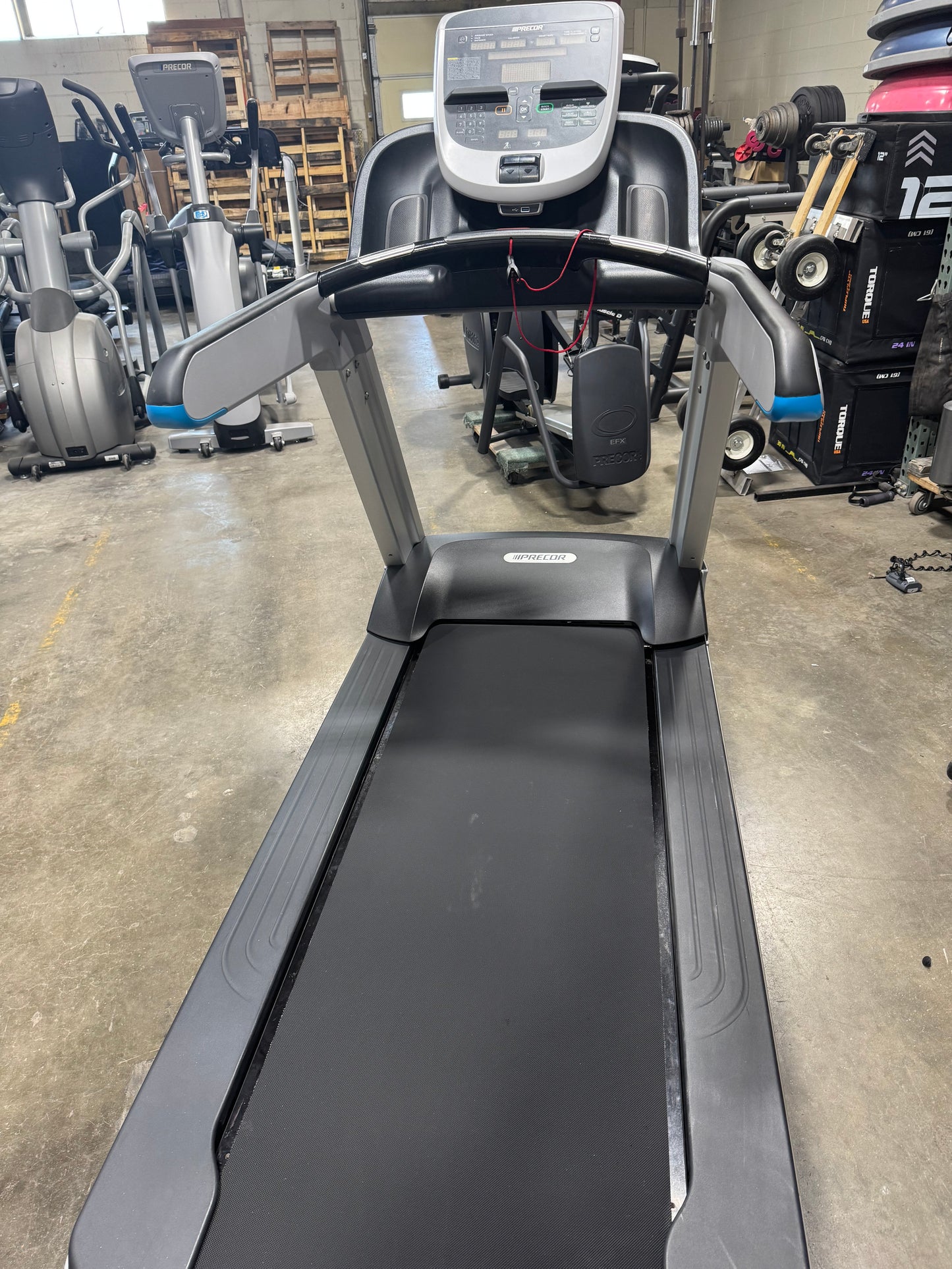 Precor TRM 885 Treadmill