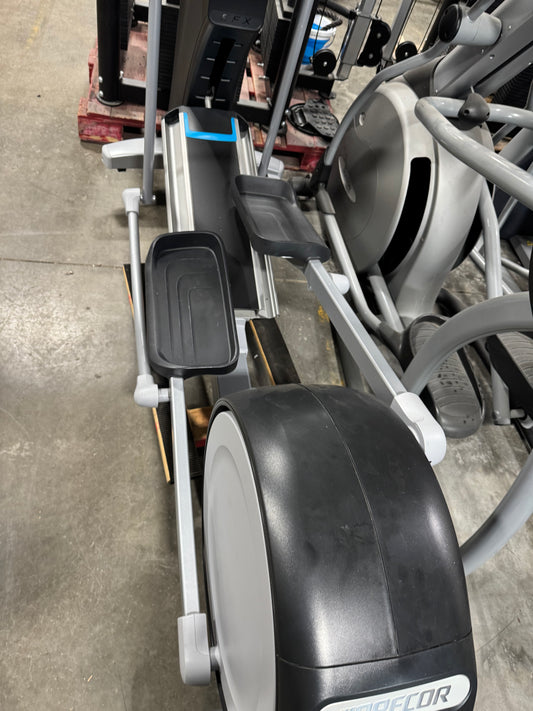Precor 835 EFX Elliptical w/ Converging Crossramp