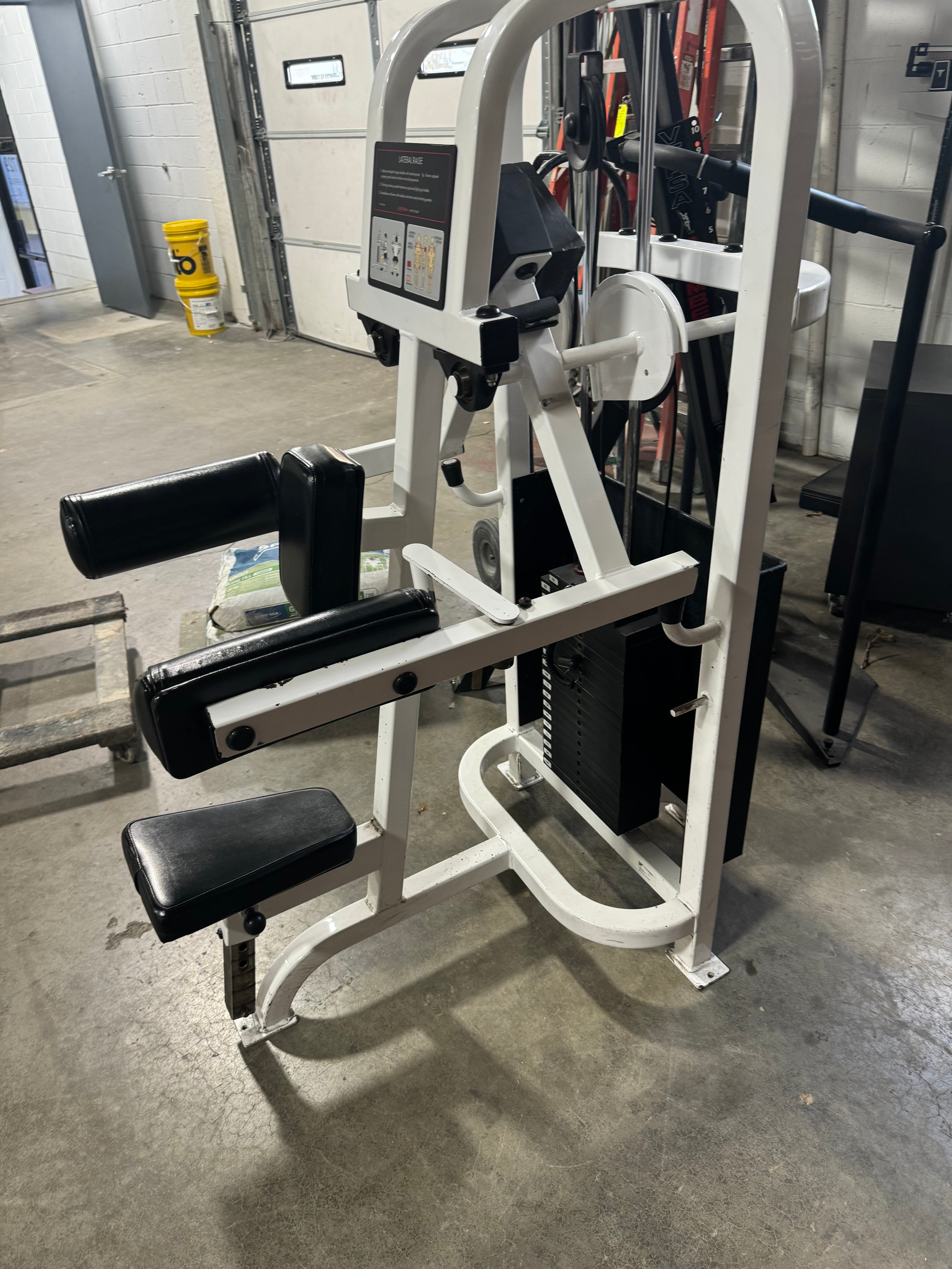 Life Fitness Lateral Raise – Midwest Used Fitness Equipment