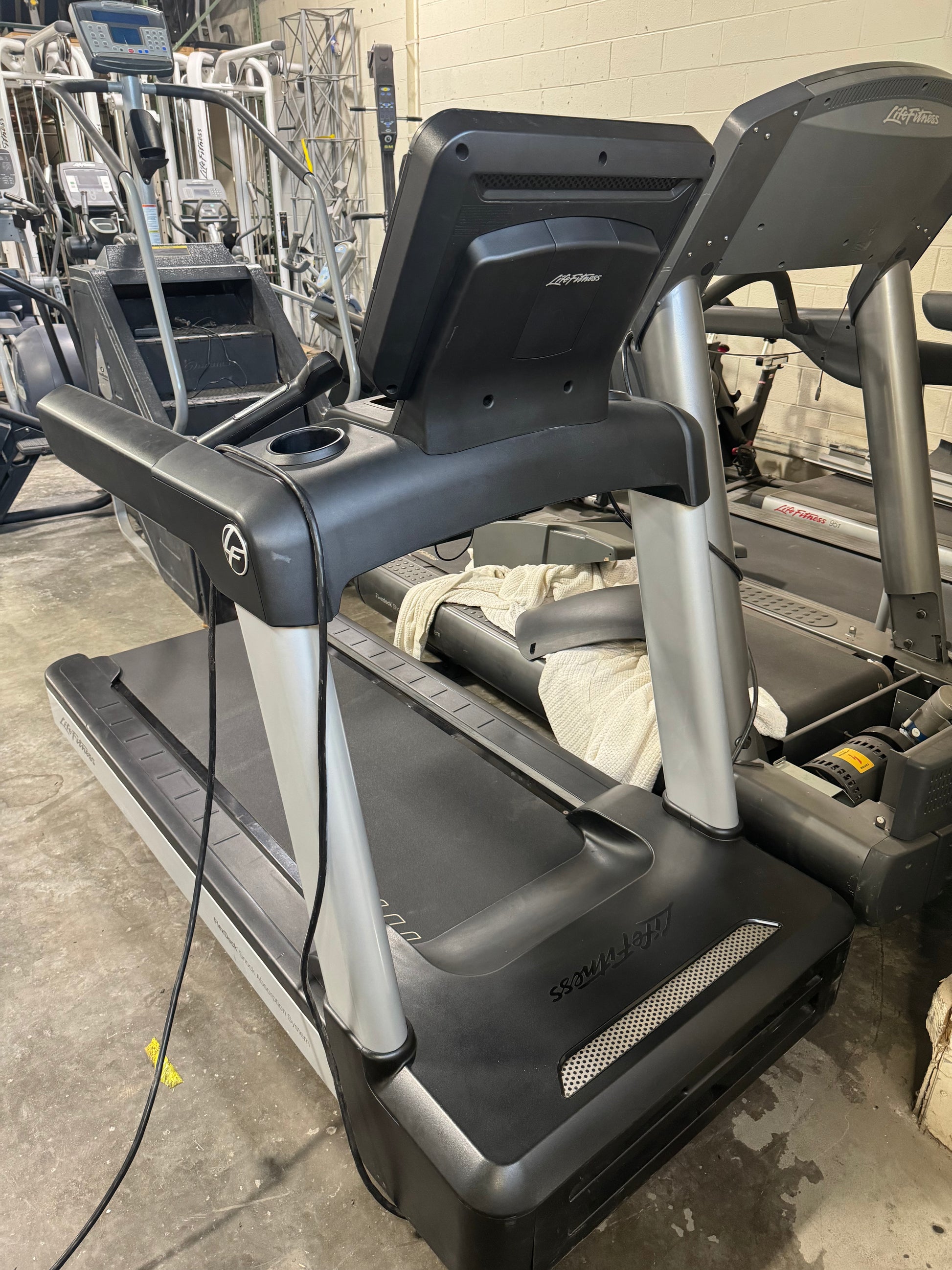 Life Fitness Integrity Treadmill – Midwest Used Fitness Equipment