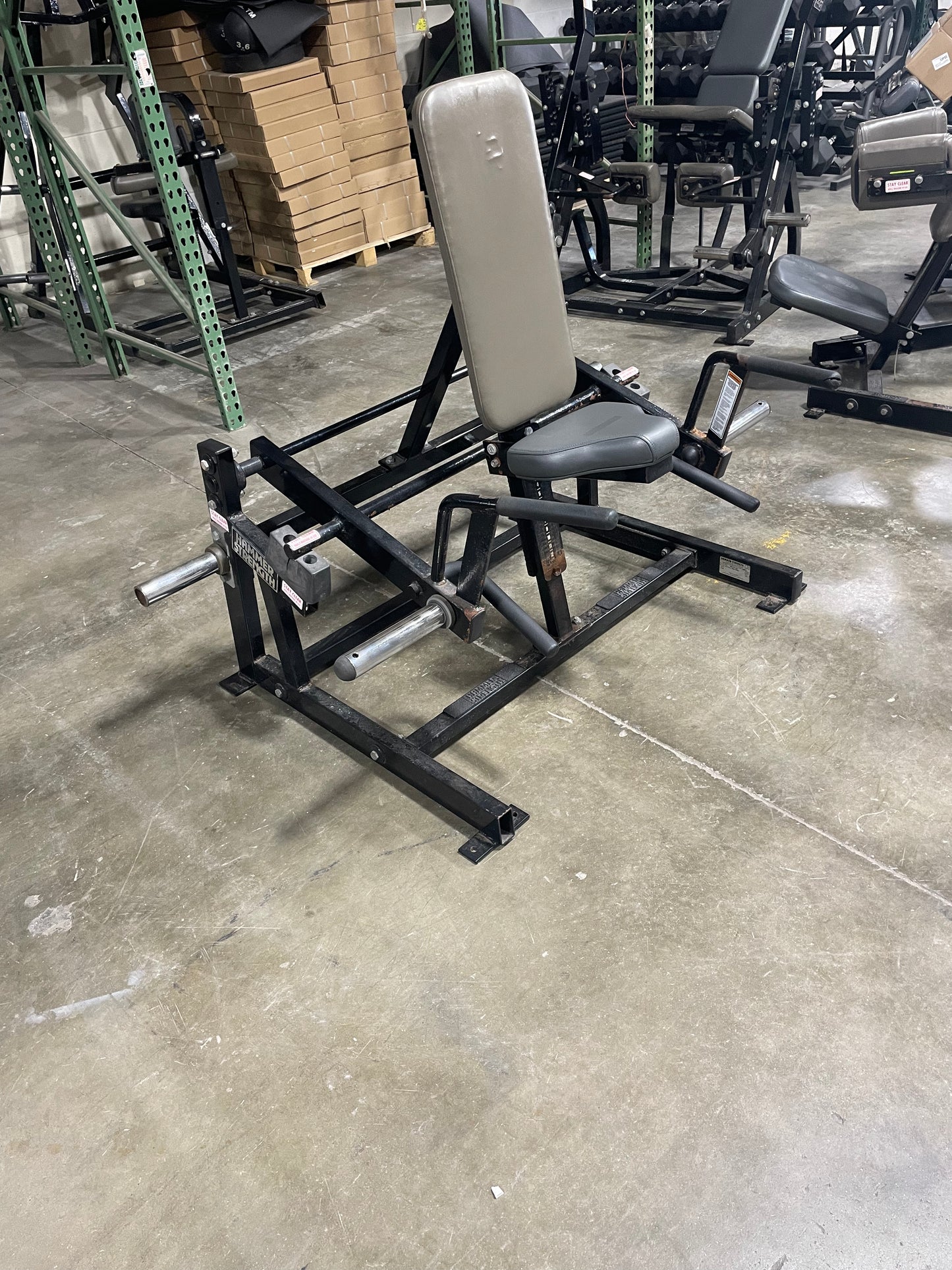 Hammer Strength PL-SH Plate-Loaded Seated/Standing Shrug
