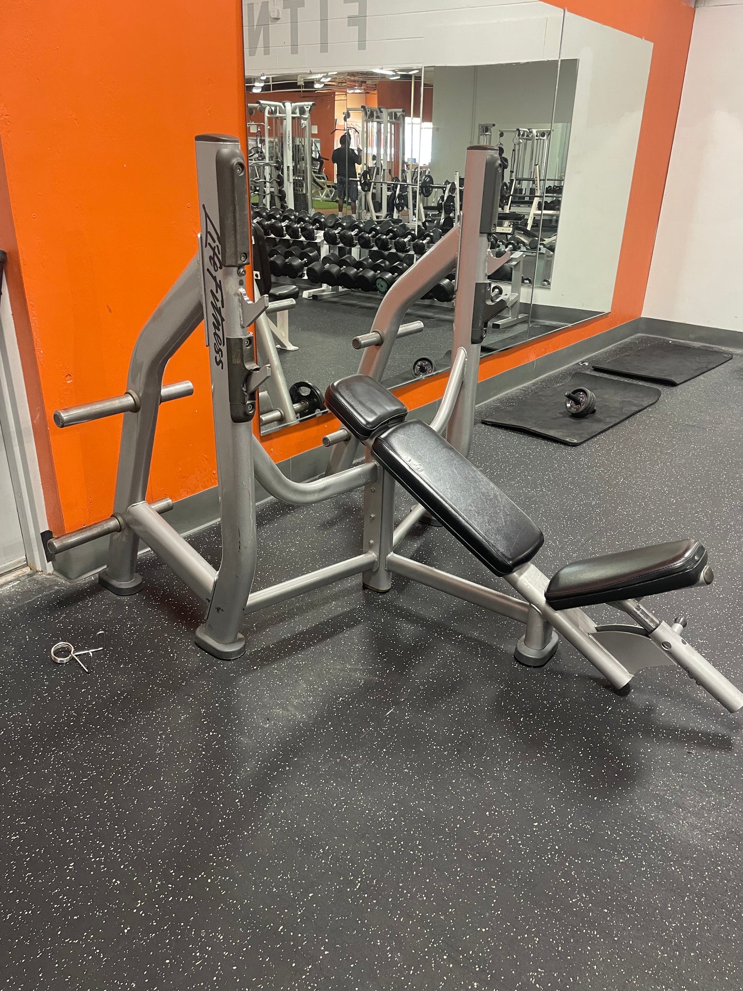 Life Fitness Olympic Incline Bench Press Signature Series