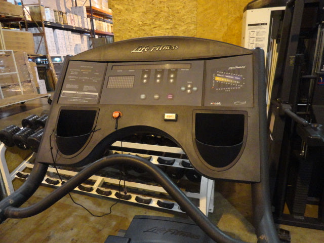 Life Fitness TR9100HR Treadmill