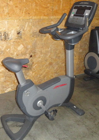 LIfe Fitness 95C Achieve Upright Bike