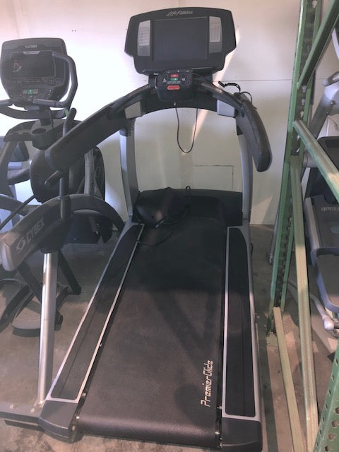 Life Fitness 95T Engage Treadmill w/ Integrated TV