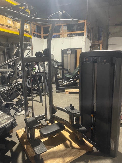 Life Fitness Insignia Series Assisted Chin Dip SS-ADC Demo Condition
