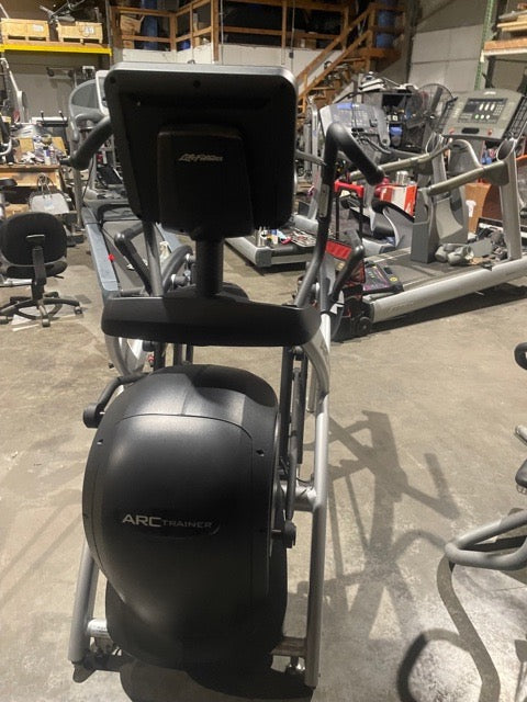 Life Fitness Integrity SL Arc Trainer BRAND NEW Condition