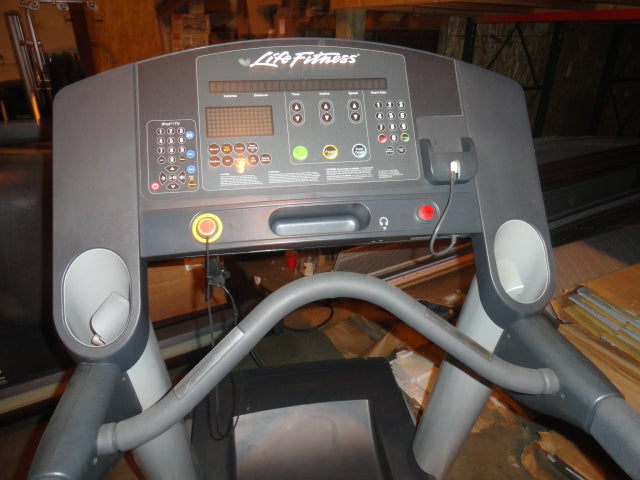 Life Fitness Classic Series Treadmill