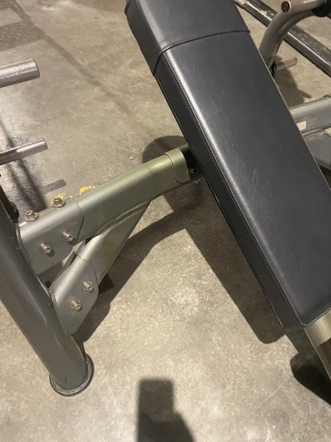 Matrix Aura Incline Bench Press – Midwest Used Fitness Equipment