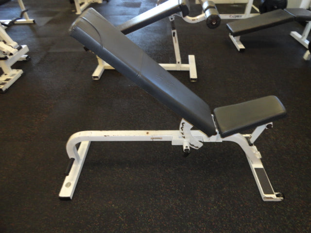 Paramount Adjustable Bench – Midwest Used Fitness Equipment