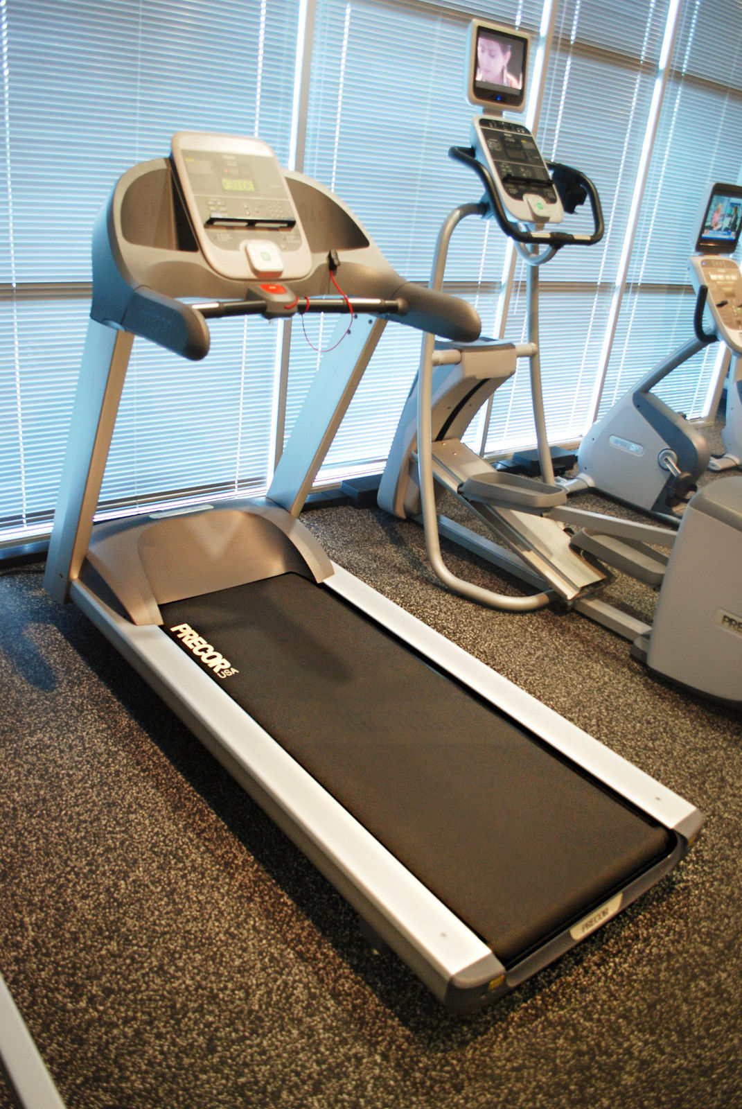 Precor 932i Experience Series Treadmill – Midwest Used Fitness Equipment