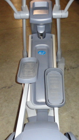 Precor 833i Elliptical