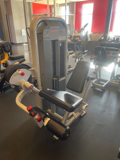 Star Trac Leg Extension Impact Series